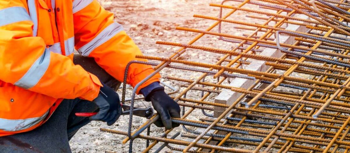 Ile stali potrzeba na fundament domu 100 m²? Tramet Kielce hurtownia stali